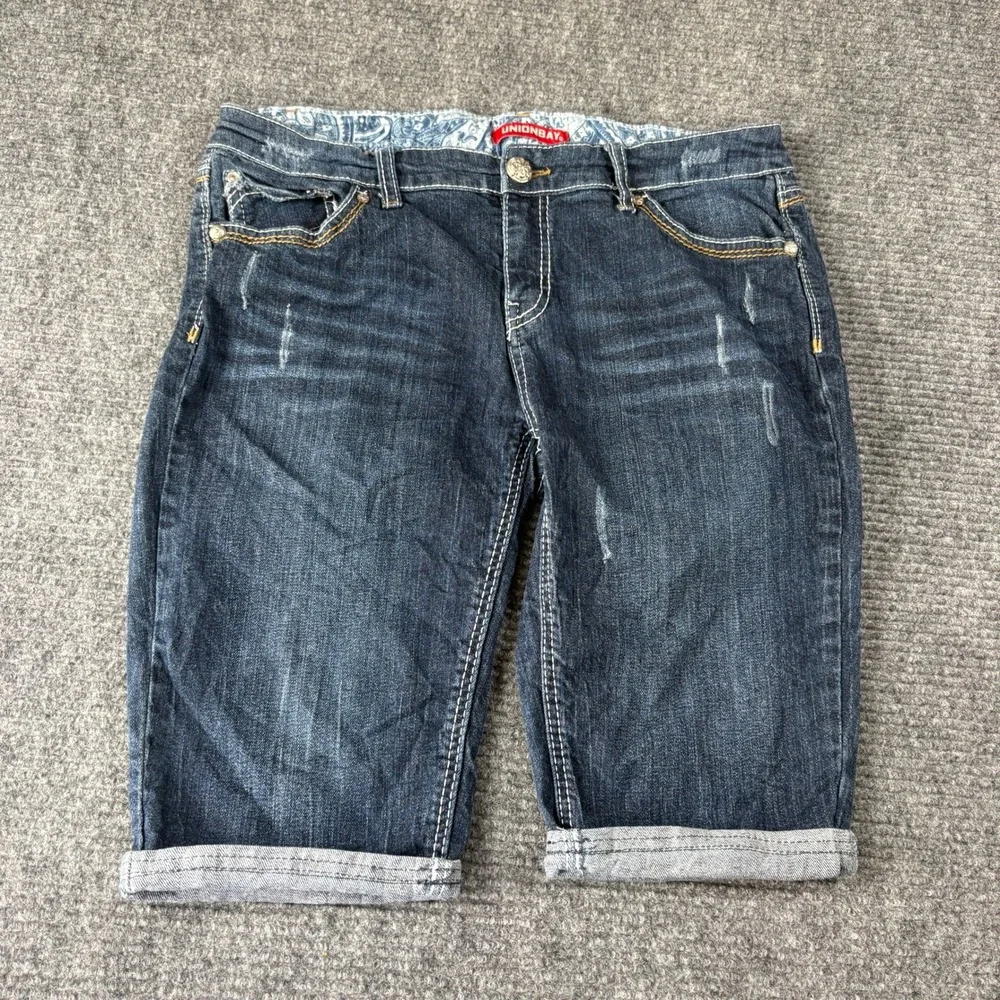 Unionbay Womens Size 13 Dark Wash Denim Bermuda Shorts Embroidered Pockets Y2K